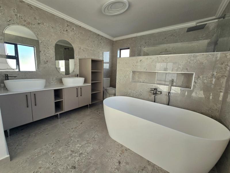 3 Bedroom Property for Sale in Britannia Bay Western Cape